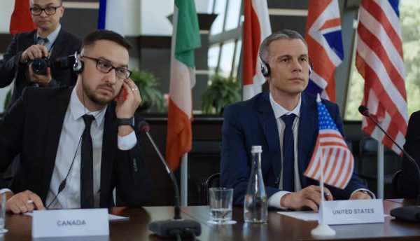 Interprétation simultanée ou consécutive : comment choisir pour votre événement ?